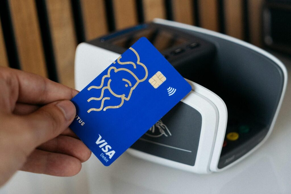 استفاده از ویزا کارت آبی برای پرداخت با دستگاه کارتخوان